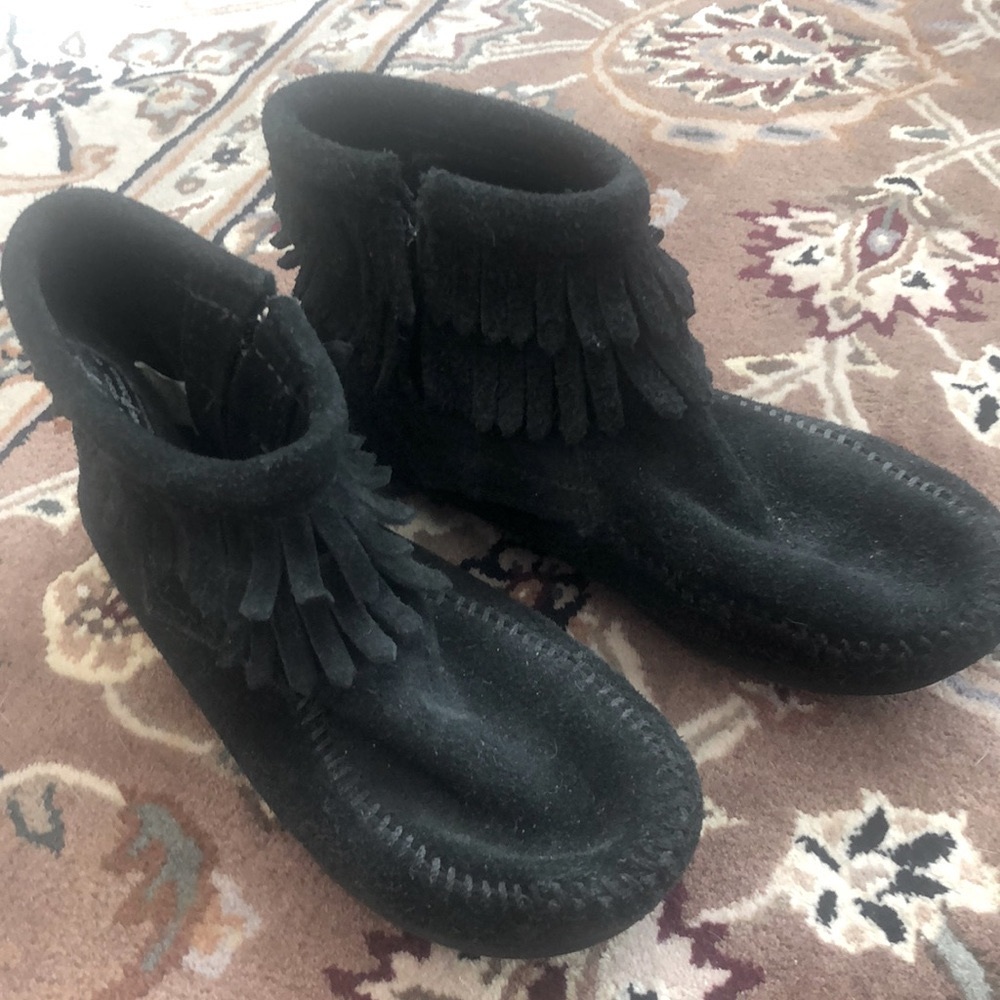 Minnetonka Child’s Black Suede boots